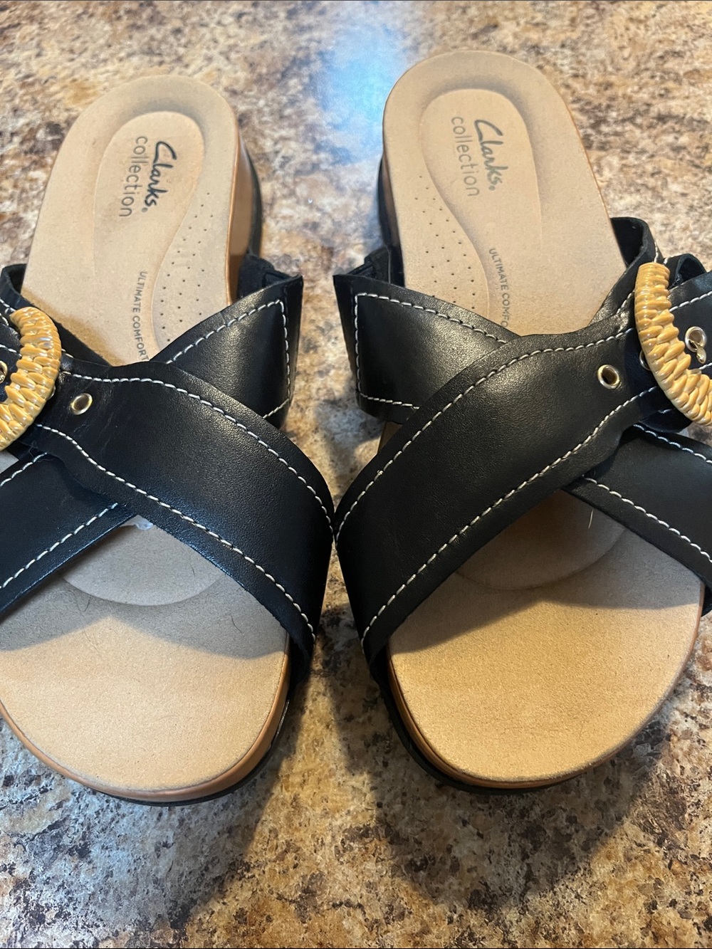 Clarks Raleigh Bay Black Cross-Strap Slide Sandals Woven Accent size 8 1/2 New